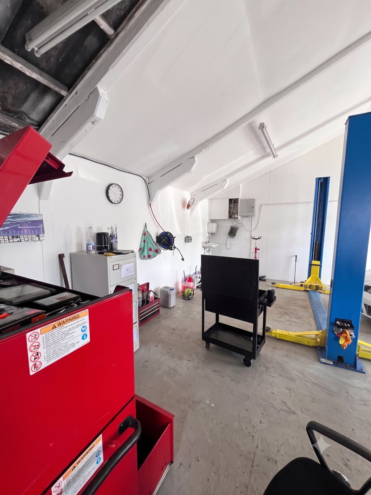 Yogi Garage workshop interior